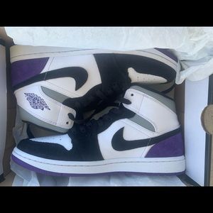 Jordan 1 mid varsity purple